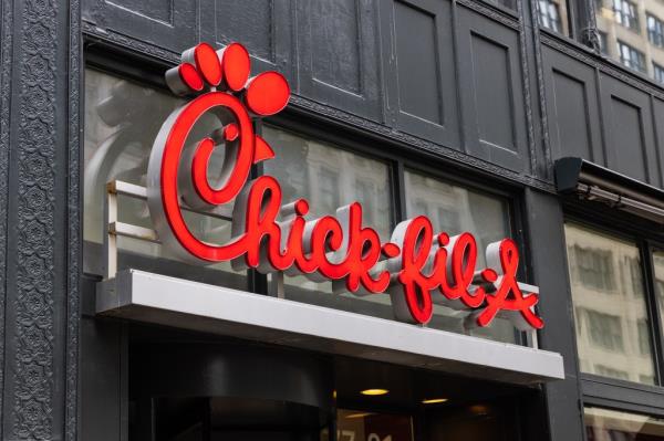 A summer camp run by a Chick-fil-A locaiton in Louisiana has drawn fire for allegedly promoting 