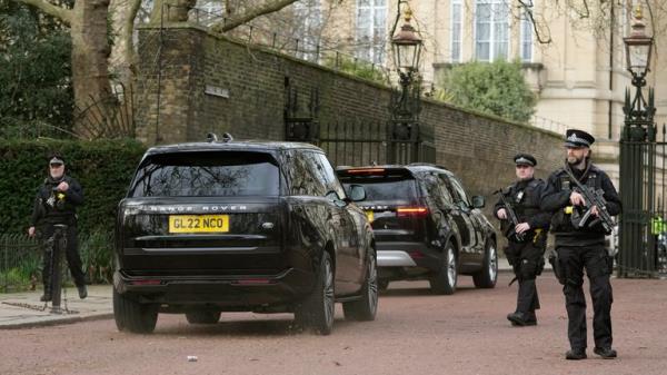 Pic: AP</p>

<p>　　A co<em></em>nvoy of cars believed to be carrying Prince Harry arrive at Clarence House following the announcement of King Charles III's cancer diagnosis, in London, Tuesday, Feb. 6, 2024. Buckingham Palace announced Mo<em></em>nday evening that the king has begun outpatient treatment for an undisclosed form of cancer. (AP Photo/Kin Cheung)