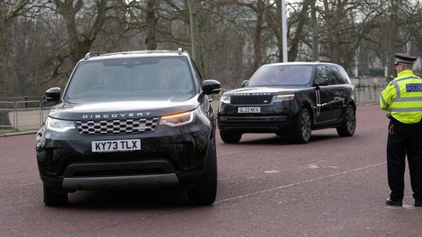 Pic: AP</p>

<p>　　A co<em></em>nvoy of cars believed to be carrying Prince Harry arrive at Clarence House following the announcement of King Charles III's cancer diagnosis, in London, Tuesday, Feb. 6, 2024. Buckingham Palace announced Mo<em></em>nday evening that the king has begun outpatient treatment for an undisclosed form of cancer.  (AP Photo/Kin Cheung)