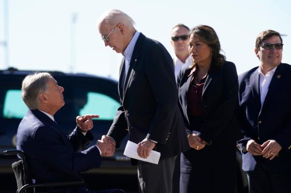 Texas Gov. Greg Abbott perso<em></em>nally delivered a letter to President Biden when he arrived in El Paso, Texas, on Sunday. 