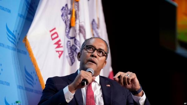 FILE - Republican presidential candidate Will Hurd speaks at the Iowa Faith and Freedom Coalition's banquet, Sept. 16, 2023, in Des Moines, Iowa. Hurd has suspended his Republican presidential bid