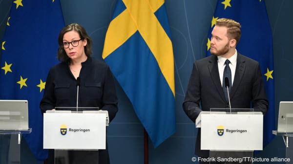 Swedish migration minister Maria Malmer Stenergard and Sweden Democrats group leader Henrik Vinge at a press conference, January 24, 2023