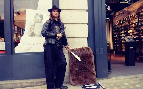 Pete Kolofsky juggles knives at Covent Garden 