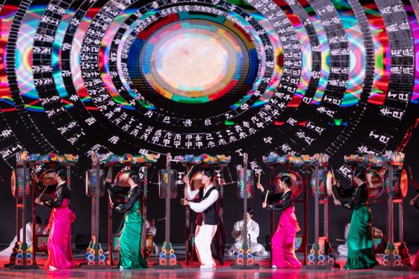 A performance showcasing forms of Korea’s intangible cultural heritage. (Natio<em></em>nal Intangible Heritage Center)