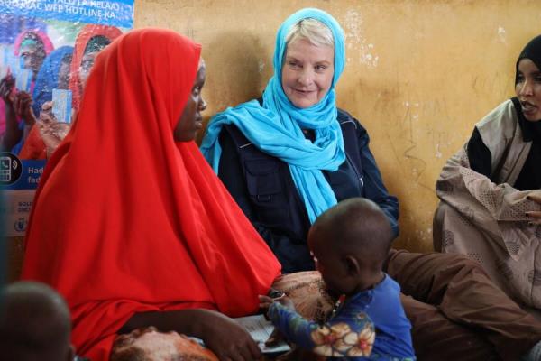  ? WFP/Geneva Costopulos. WFP Executive Director Cindy McCain visits Kabasa nutrition center in Dolow, Somalia during her first field mission.