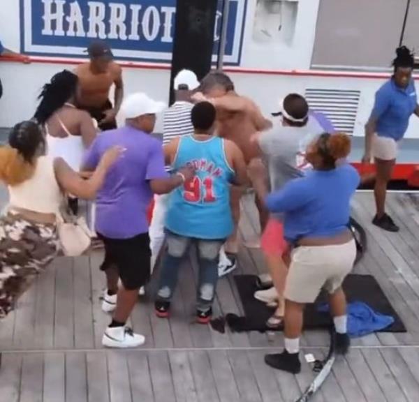 @Josh_Moon And here's part of what happened after the riverboat docked and the other workers and people on the boat were able to get to the fight.