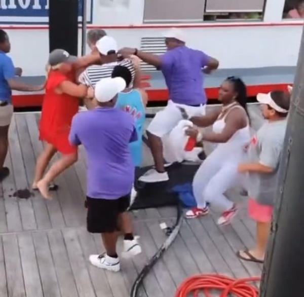 @Josh_Moon And here's part of what happened after the riverboat docked and the other workers and people on the boat were able to get to the fight.