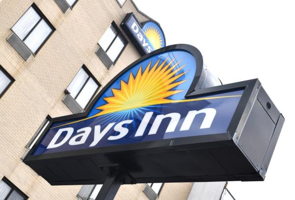 Days Inn sign