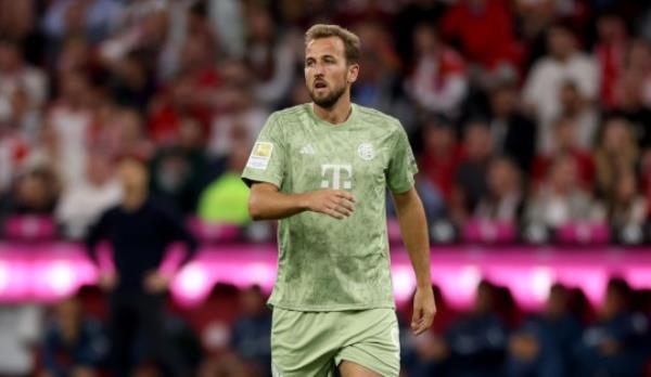 Harry Kane playing for Bayern Munich