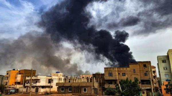 Smoke plumes billow from a fire at a lumber warehouse in southern Khartoum amidst o<em></em>ngoing fighting on June 7, 2023.