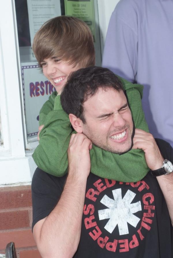 Justin Bieber musician and Scooter Braun pose for a portrait on the set of the music video One Less Lo<em></em>nely Girl in Watertown, Tennessee on September 12, 2009