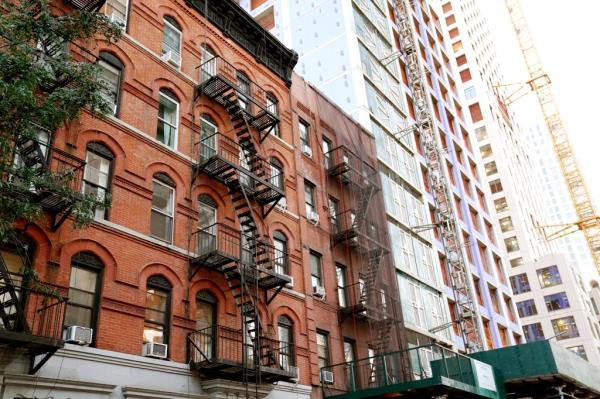 The average rental price of an apartment in Manhattan stood at $5,150 -- which is down nearly 2% year-over-year.