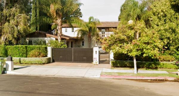 The group made a<em></em>bout $1.5 million after selling Tascon's Encino home.