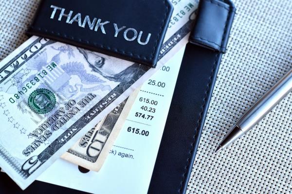 A Forbes Advisor report recently revealed that  nearly 75% of Americans said they leave excessively-high tips out of guilt, especially when faced with digital tip-prom<em></em>pting tablets or smart card readers.