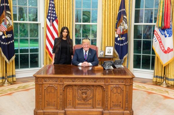 Photo posted to Twitter of Kim Kardashian and President Do<em></em>nald Trump.