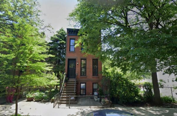 The brownstone is made up of three bedrooms and three bathrooms. 