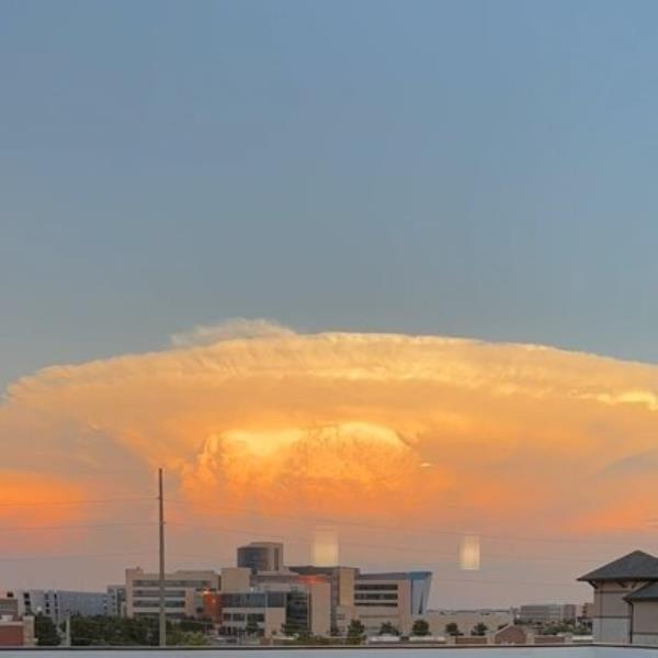 Mushroom cloud-shaped storm makes appears like a nuclear bomb as it hits state