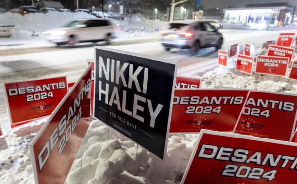 Campaign signs along a street near the location of a televised debate between Republican presidential candidates Florida Governor Ron DeSantis and former South Carolina Governor Nikki Haley on the campus of Drake University in Des Moines, Iowa, USA, 10 January 2024. 