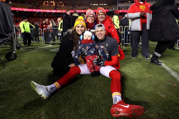 Back in 2020 Harrison Butker celebrates the AFC champio<em></em>nship with his wife, baby and parents