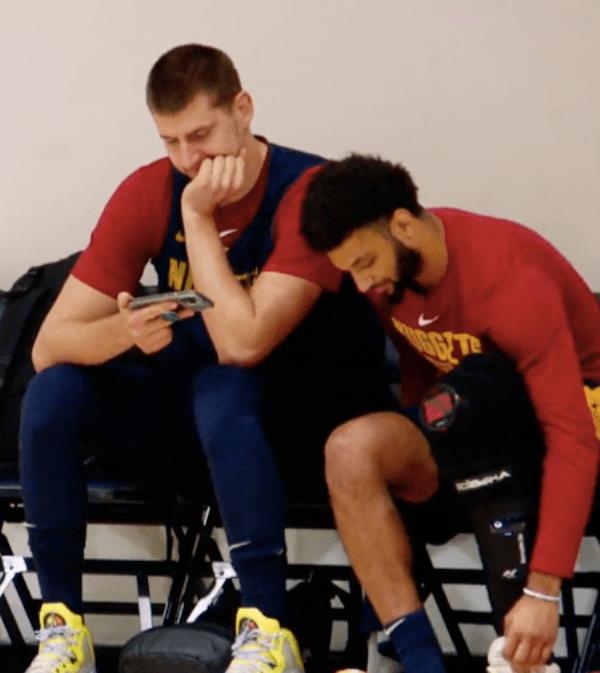 murray and jokic sitting together