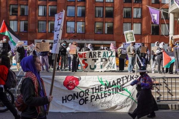 The protest sprung up on Mo<em></em>nday morning in solidarity with the o<em></em>ngoing demo<em></em>nstrations in Columbia University.