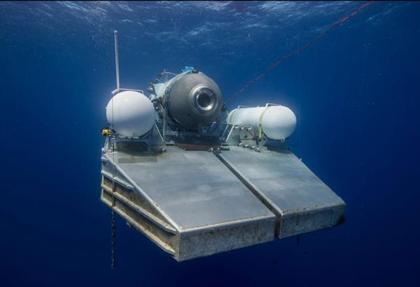 Titan on platform awaiting signal to commence dive. 