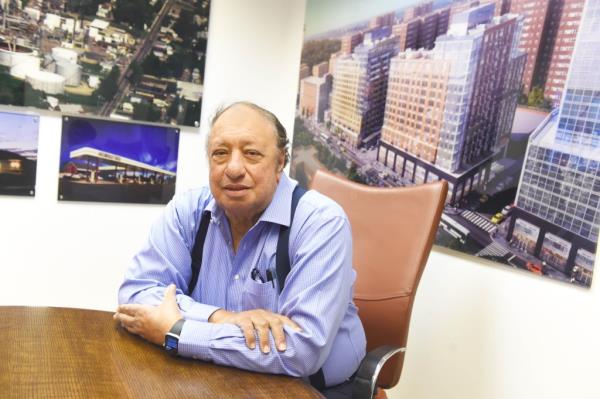 Catsimatidis proposed housing migrants at Rikers Island during the dinner in Manhattan.