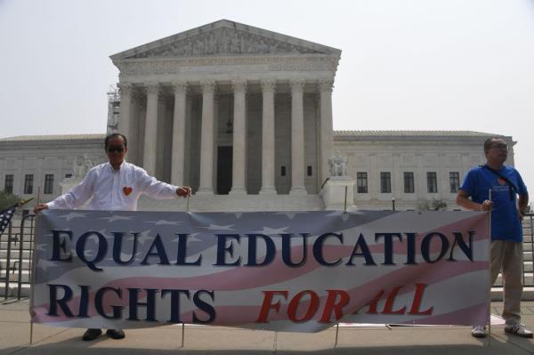 Affirmative action oppo<em></em>nents outside the Supreme Court. 