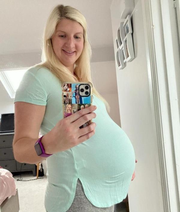 The Olympian was ‘moaning’ a<em></em>bout her stretch marks when she heard a comment that stayed with her since (Picture: beckyadlington / Instagram)