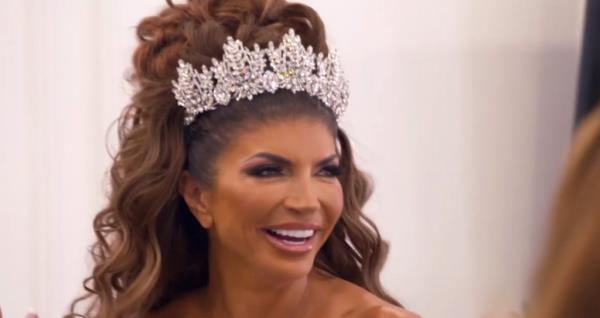 Teresa Giudice wearing a crown. 