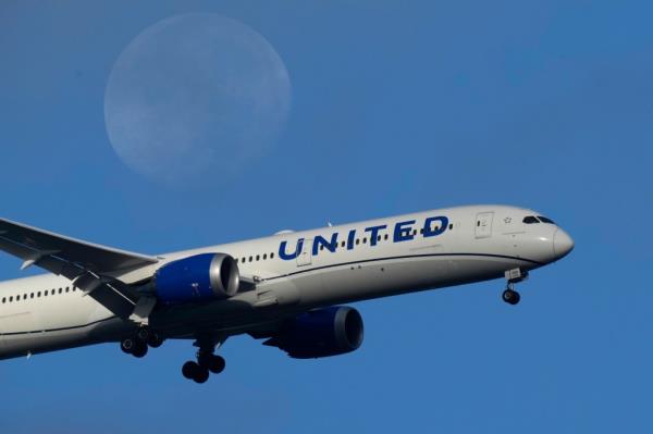 United flight attendants allegedly served the man at least nine vodka orange juice drinks.