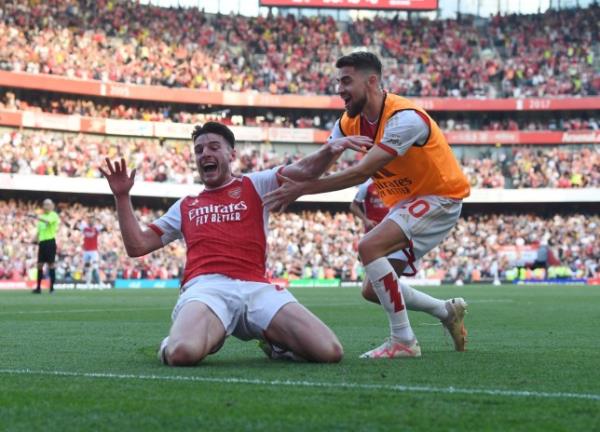 Arsenal midfielder Declan Rice with Jorginho