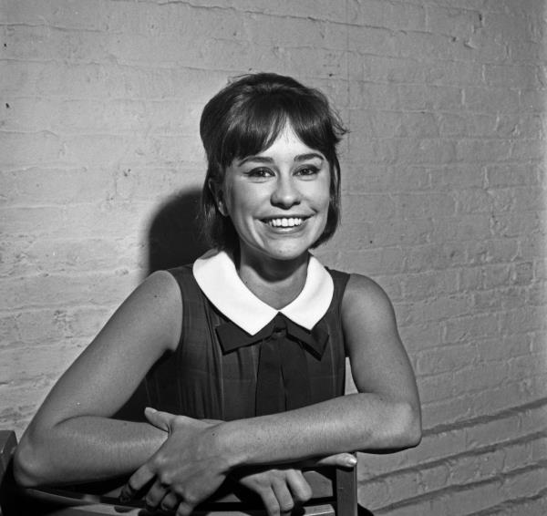 Jazz singer Astrud Gilberto poses for a portrait at Birdland on the day they recorded the Stan Getz live album Getz Au Go Go on August 19, 1964 in New York, New York.