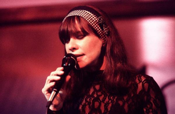 Astrud Gilberto.