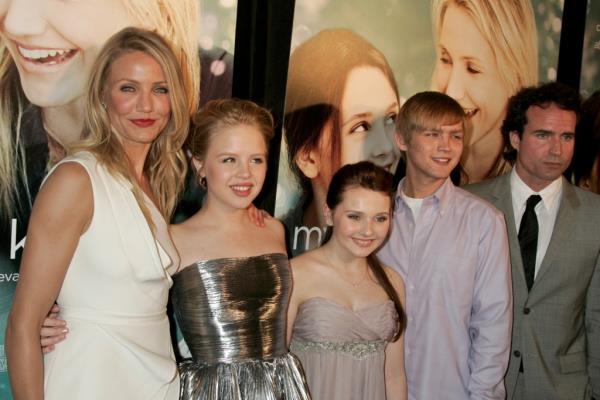 (L-R) Cameron Diaz, Sofia Vassilieva, Abigail Breslin, Evan Ellingson and Jason Patric pose at the 