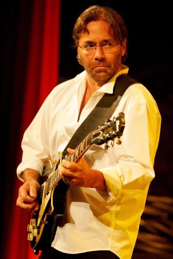 Di Meola was later admitted to Bagdasar-Arseni Emergency Hospital wher<em></em>e it was revealed that Di Meola was undergoing a segment elevation myocardial infarction (STEMI).