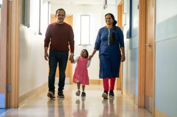 Aditi with her mother, Divya, who do<em></em>nated the bone marrow and a kidney, and her father Uday