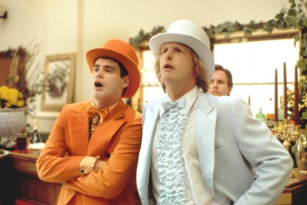 Jim Carrey and Jeff Daniels in top hats. 