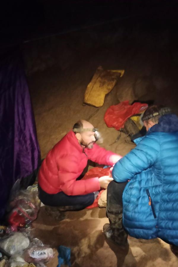 Speleologist Mark Dickey, 40, became ill with intestinal bleeding Saturday while taking part in an internatio<em></em>nal expedition to map a new passage inside Turkey’s third deepest cave system.