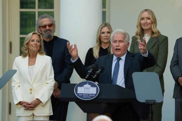 Martin Sheen speaks at the White House