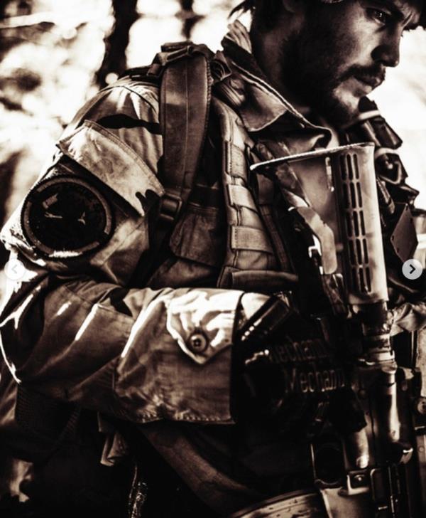 Kitsch as Lt. Michael Murphy in the film 