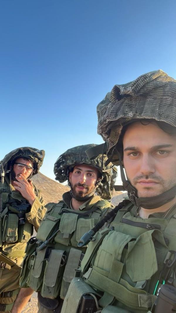 Chanoch Eli Berman with fellow IDF soldiers