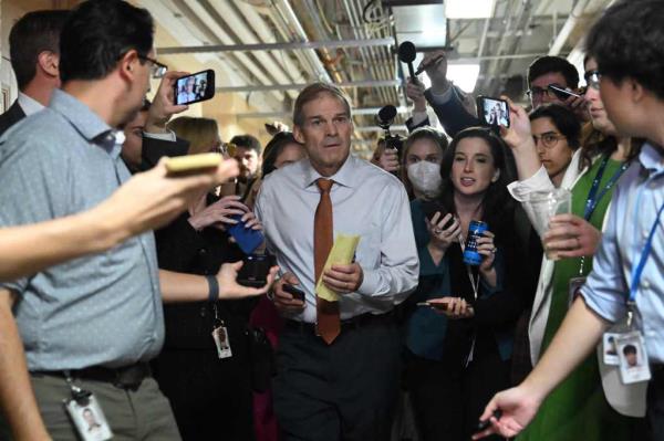 Jim Jordan is surrounded by media as he arrives at the Capitol on Wednesday, October 4th, 2023.</p>

<p>　　He said that he will run to be the next House Speaker, as potentially one of the few candidates to unite warring factions of his caucus.